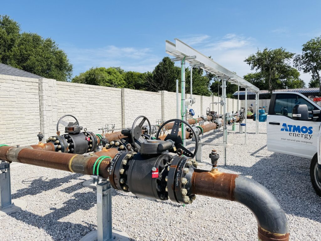 Precast concrete panel wall enclosing a gas utility site installed by Dayd Masonry in the Dallas-Fort Worth, TX area
